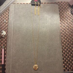 3/$10 SALE!! Gold Pendant Necklace